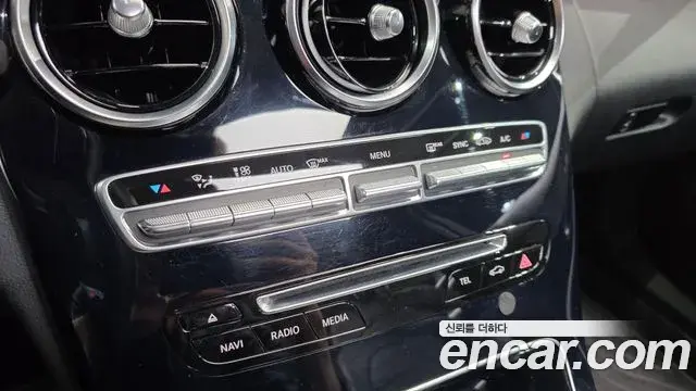 Mercedes-Benz C-Class 2018 — Photo 6/20