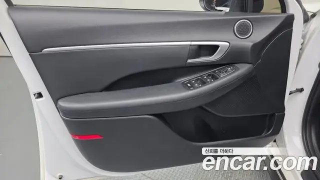 Hyundai Sonata Hybrid 2019 — Photo 23/30