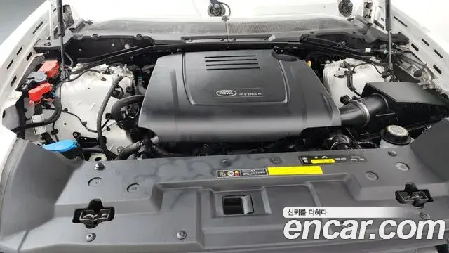 Land Rover Defender 2021 — Photo 5/20