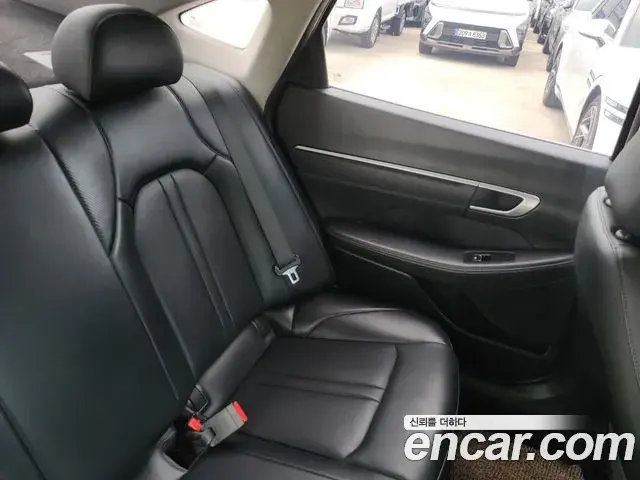 Hyundai Sonata 2021 — Фото 8/20