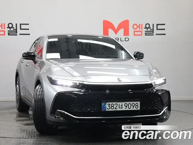 Toyota Crown Crossover 2025 — Photo 2/20