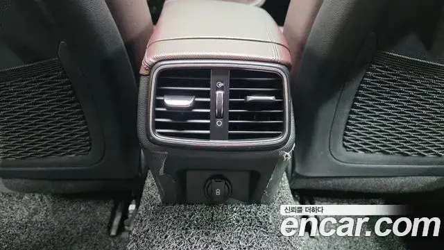 Genesis G70 2020 — Photo 8/35