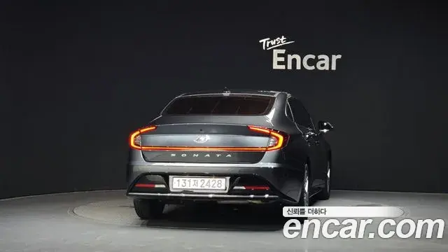 Hyundai Sonata Hybrid 2022 — ფოტო 8/30