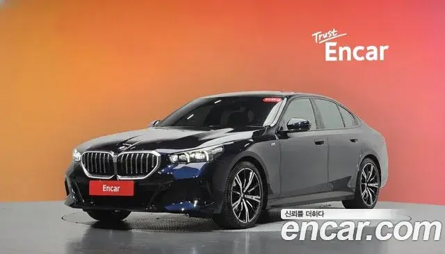 BMW 5 Series 2025 — Photo 1/20