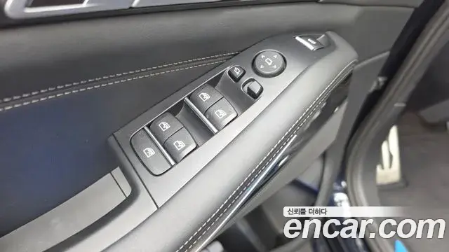 BMW X5 2023 — ფოტო 20/32