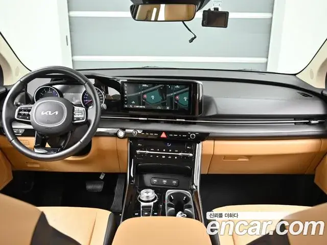 Kia Carnival 2022 — Фото 17/20