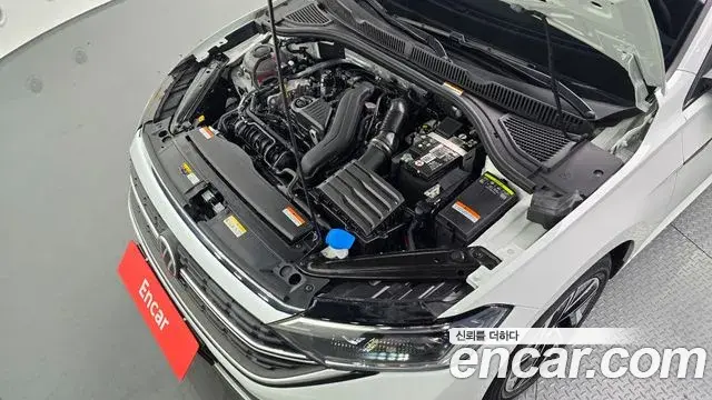 Volkswagen Jetta 2023 — Photo 17/30