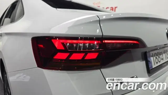 Volkswagen Jetta 2023 — Photo 10/30