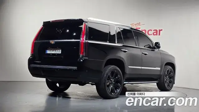 Cadillac Escalade 2018 — Photo 1/20
