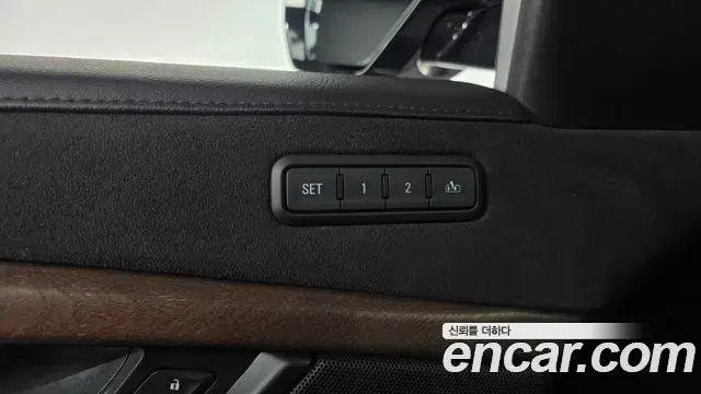 Cadillac Escalade 2018 — Photo 18/20