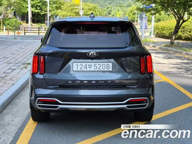 Kia Sorento 2021 — Фото 2/20