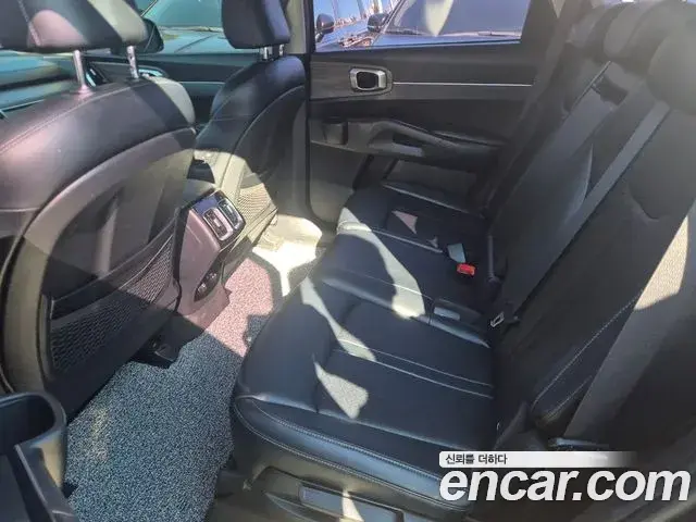 Kia Sorento 2021 — Фото 7/20