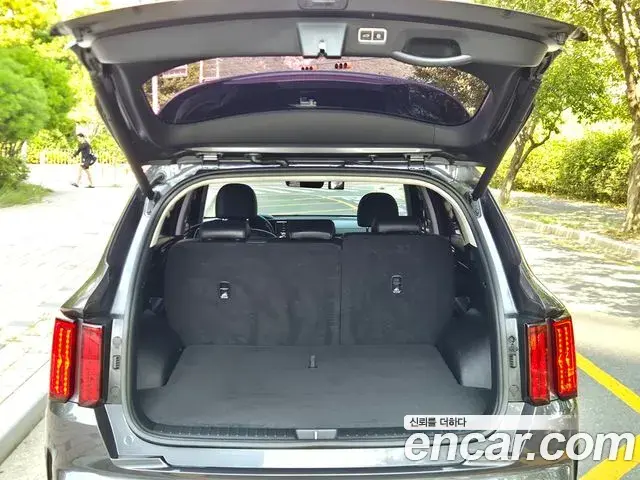 Kia Sorento 2021 — Фото 8/20