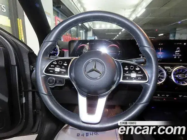 Mercedes-Benz A-Class 2021 — Photo 6/18