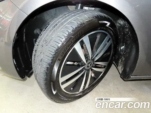 Mercedes-Benz A-Class 2021 — Photo 17/18