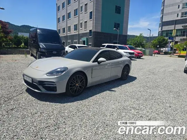 Porsche Panamera 2022 — Photo 7/13