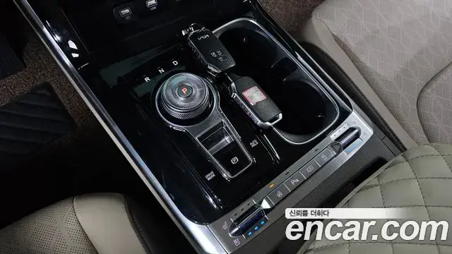 Kia Carnival 2022 — Şəkil 14/30