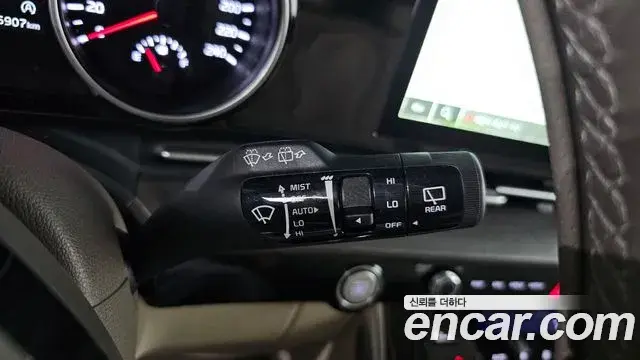 Kia Carnival 2022 — Şəkil 25/30