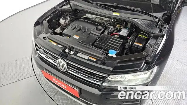 Volkswagen Tiguan 2020 — Şəkil 15/20