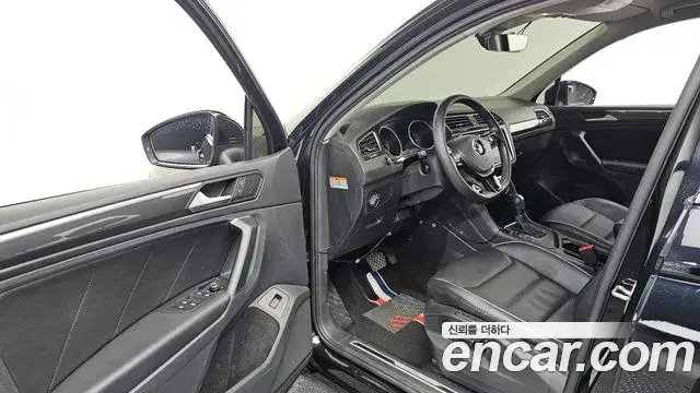 Volkswagen Tiguan 2020 — Şəkil 19/20