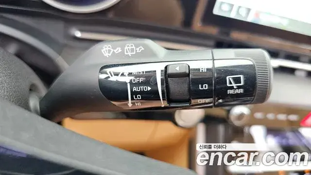 Kia Carnival 2023 — Şəkil 17/20