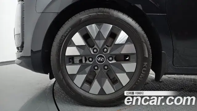 Hyundai Staria 2022 — Photo 5/20
