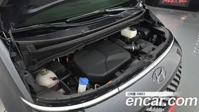 Hyundai Staria 2022 — Photo 6/20
