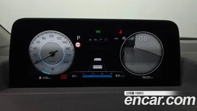 Hyundai Staria 2022 — Photo 8/20