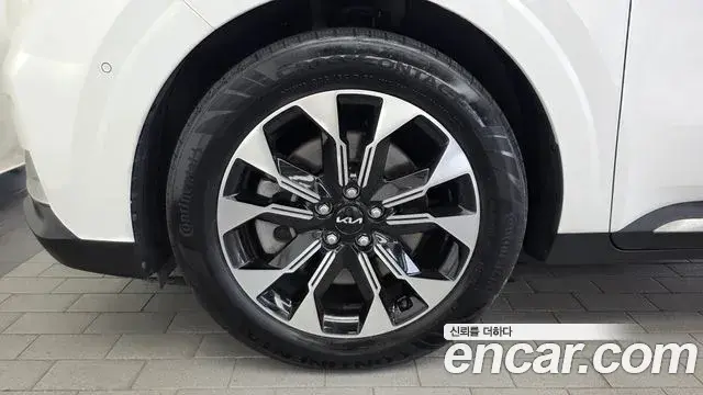 Kia Carnival 2023 — Photo 5/20