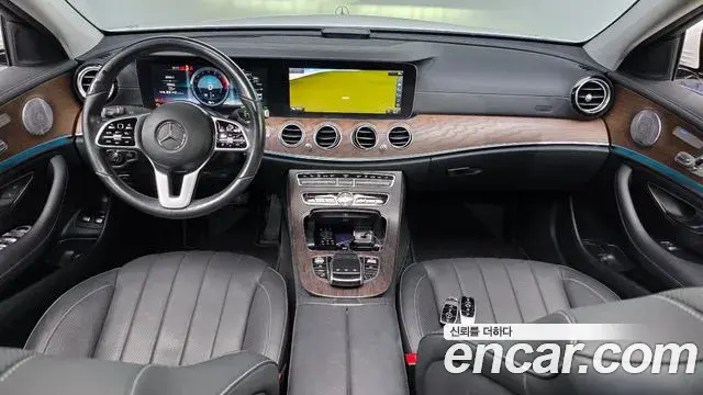 Mercedes-Benz E-Class 2019 — Фото 7/20