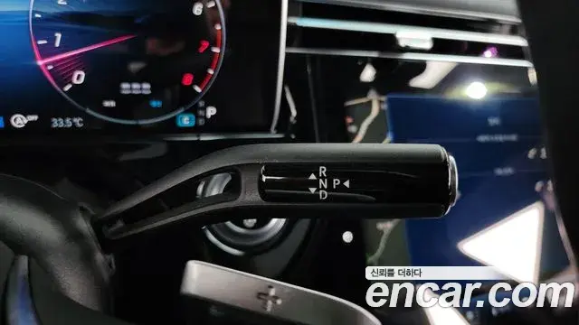 Mercedes-Benz E-Class 2024 — Photo 9/20