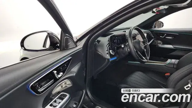 Mercedes-Benz E-Class 2024 — Photo 10/20