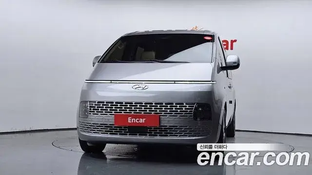 Hyundai Staria 2023 — Photo 3/20