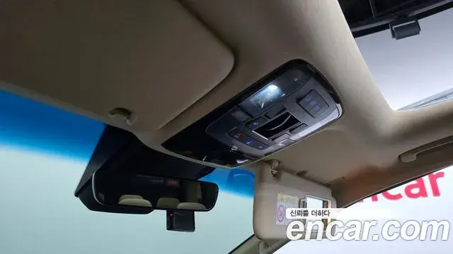 Hyundai Staria 2023 — Photo 15/20