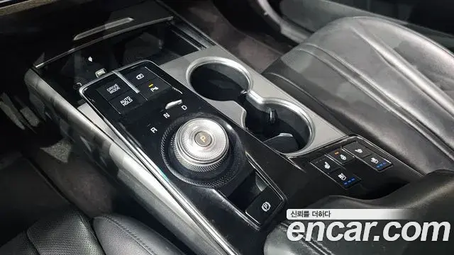 Kia K8 2022 — Photo 8/20