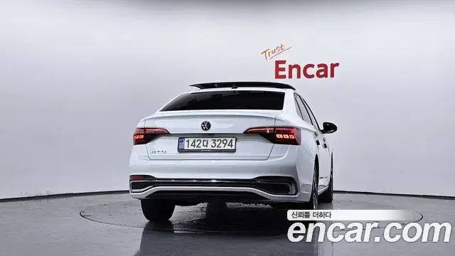Volkswagen Jetta 2023 — Şəkil 7/35