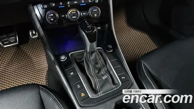 Volkswagen Jetta 2023 — Şəkil 19/35