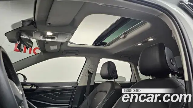Volkswagen Jetta 2023 — Şəkil 4/35