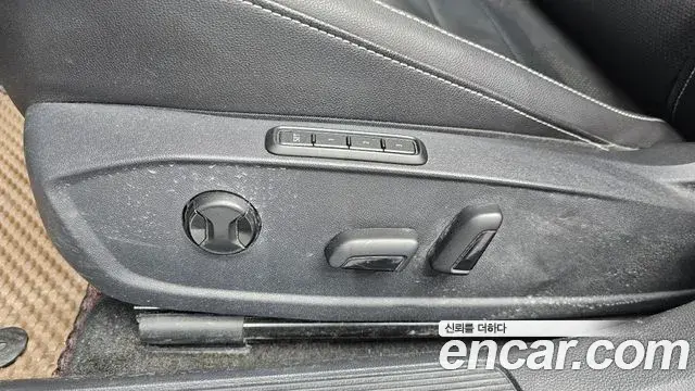 Volkswagen Jetta 2023 — Şəkil 28/35