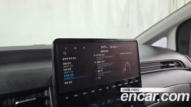 Hyundai Staria 2023 — Şəkil 17/20