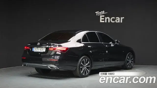 Mercedes-Benz E-Class 2021 — Фото 2/20