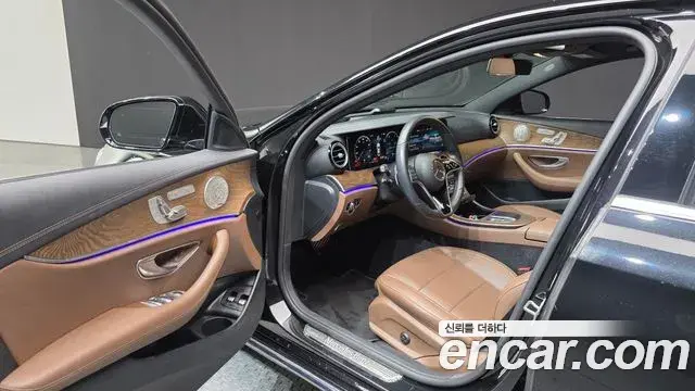 Mercedes-Benz E-Class 2021 — Фото 10/20
