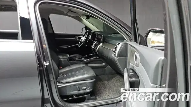 Kia Sorento 2021 — Photo 18/20