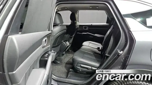 Kia Sorento 2021 — Photo 19/20