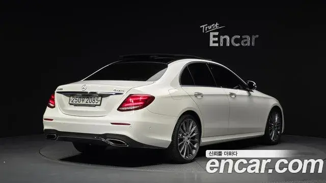 Mercedes-Benz E-Class 2019 — Фото 2/20