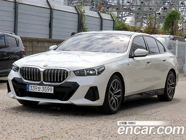 BMW 5 Series 2025 — Фото 1/20