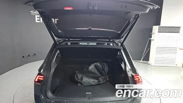 Volkswagen Tiguan 2018 — Фото 20/20