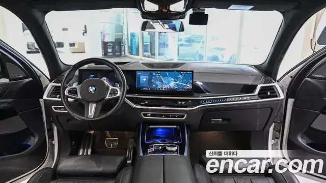 BMW X7 2023 — Photo 10/20