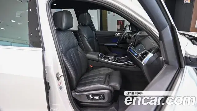 BMW X7 2023 — Photo 11/20