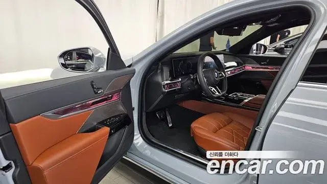 BMW 7 Series 2025 — Photo 10/20